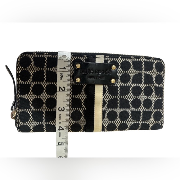 Kate Spade Neda Signature Canvas Black/White Street Noel Zip Around Wallet - Picture 6 of 6
